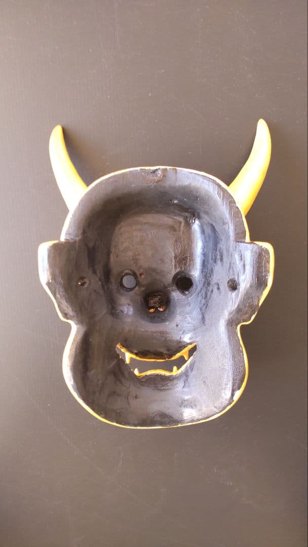 金色の般若 能面