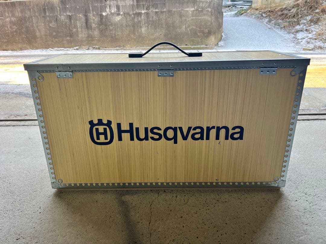 Husqvarna ハスク 木箱 収納 チェーンソー