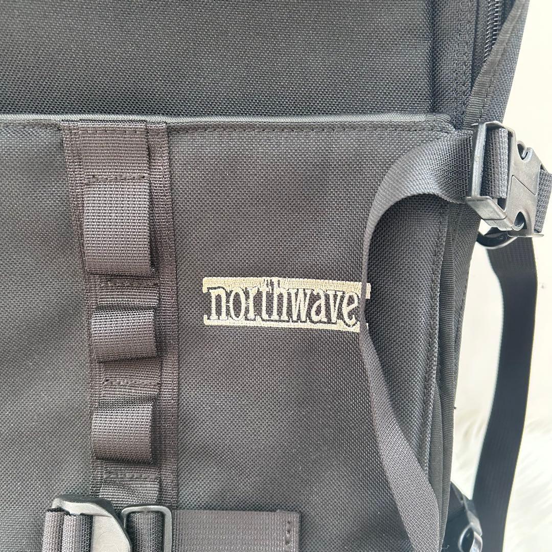 多機能バックパック　northwave リュック　スノボー　ストリート　ブラック