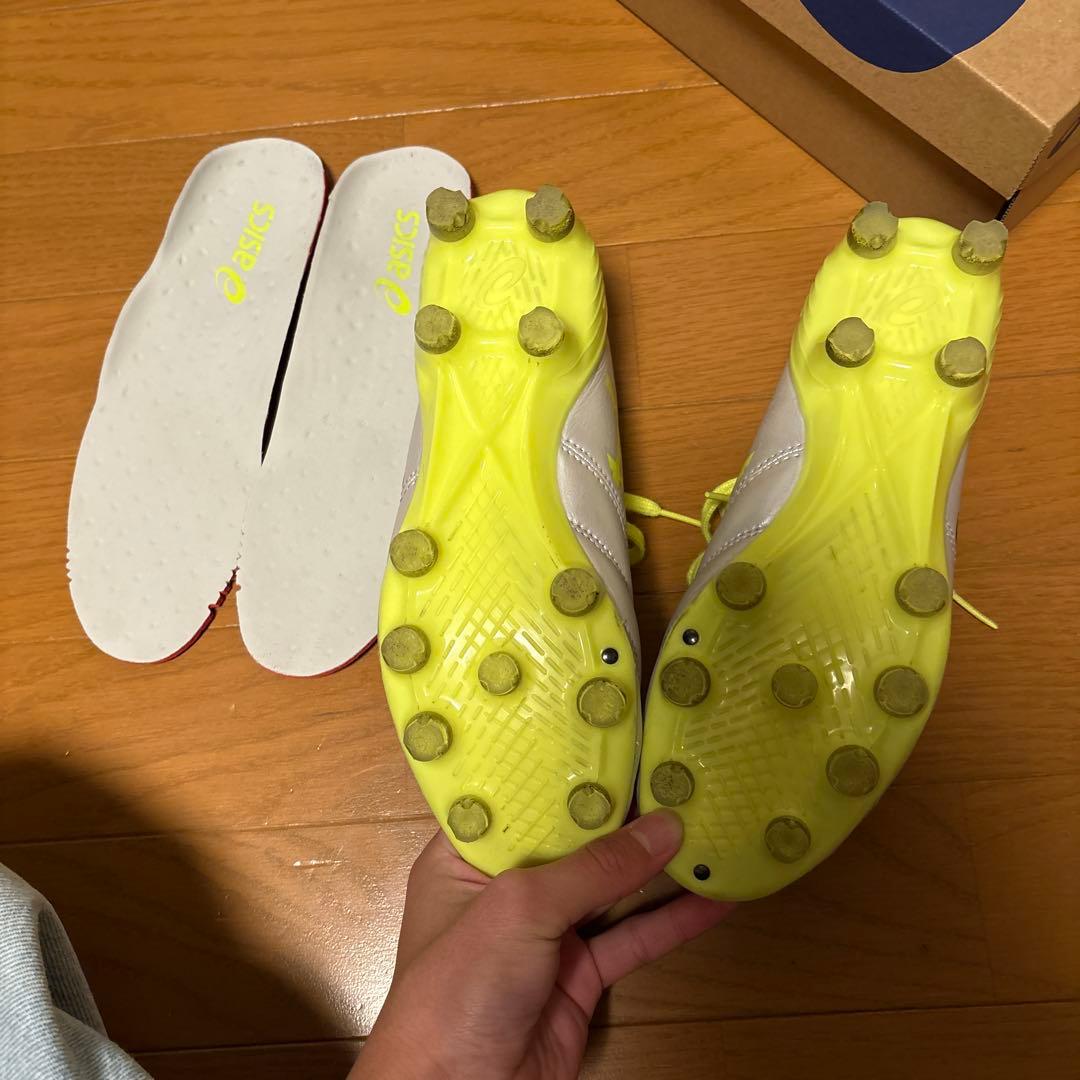 asics サッカーシューズ・スパイク シルバー/イエロー