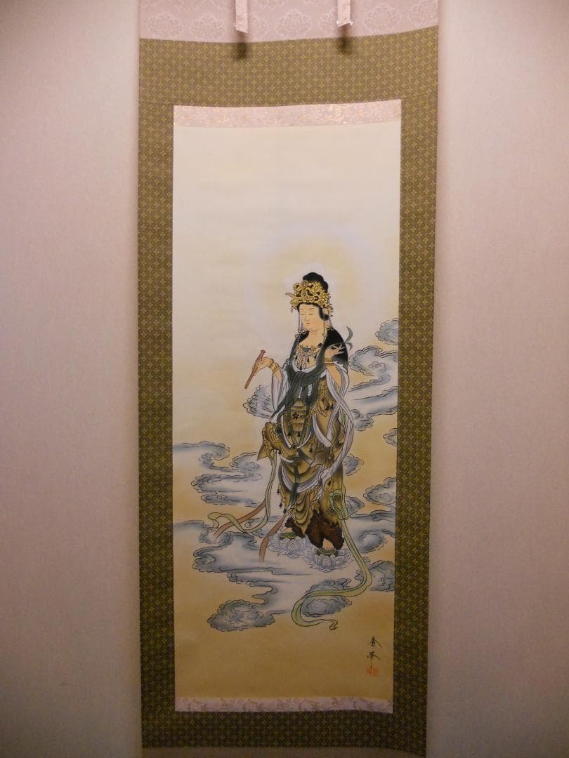 掛け軸 太田秀峰 聖観音 絹本 希少 軸装 茶道具 掛軸 美品 です。