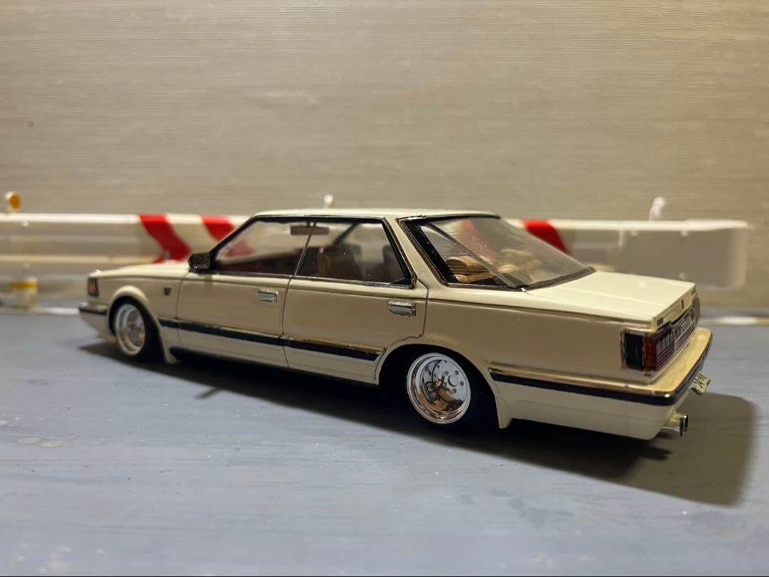 セドリック　プラモデル　完成品