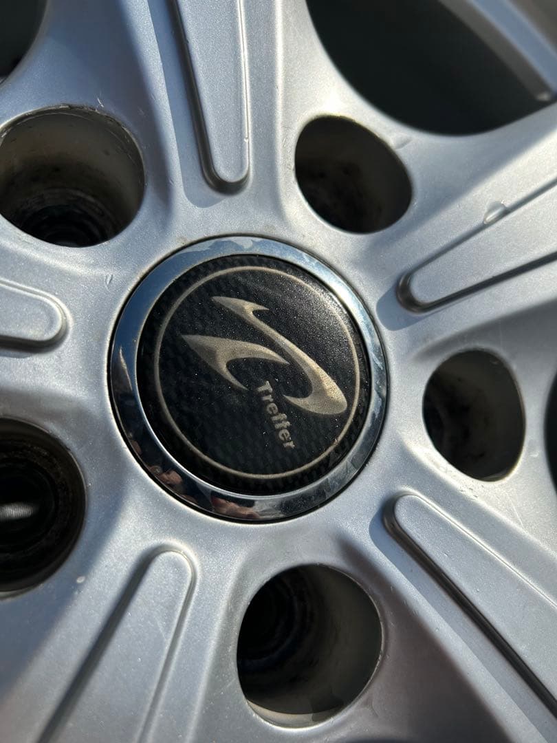 スタッドレスタイヤ、ホイールセット　16インチ　クラウン、ミニバン等に