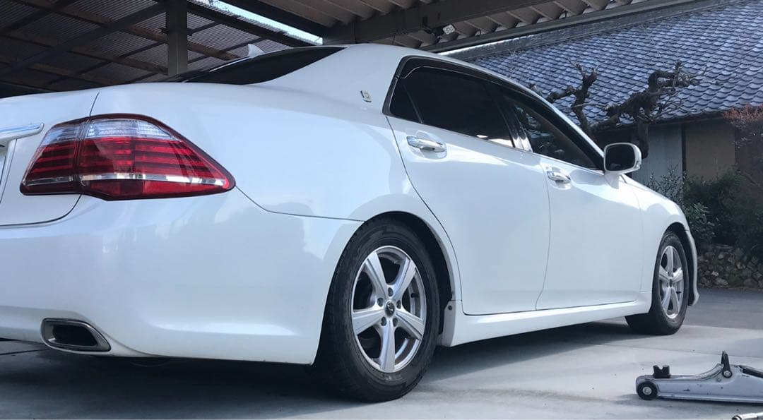 スタッドレスタイヤ、ホイールセット　16インチ　クラウン、ミニバン等に