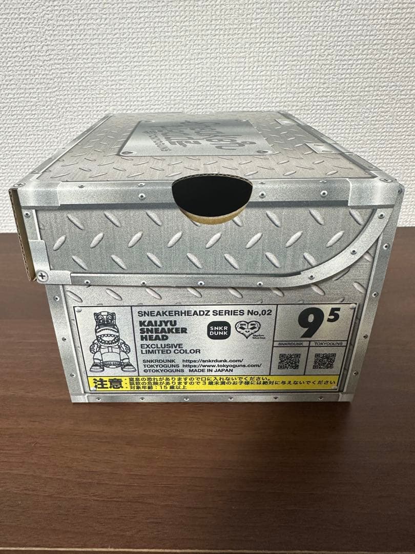 S*N様 怪獣スニーカーヘッド スニーカーダンクエクスクルーシブ \"メタリックパ