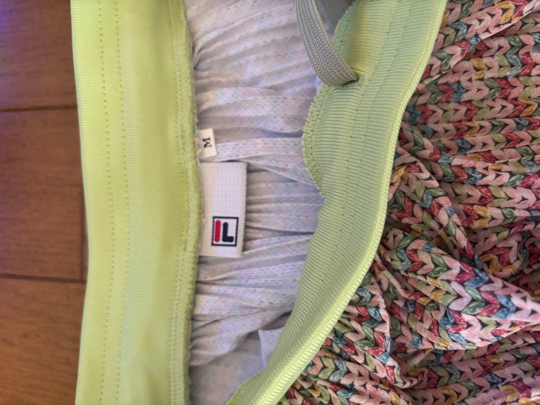 FILA ホワイトTシャツとマルチカラースカートセット M