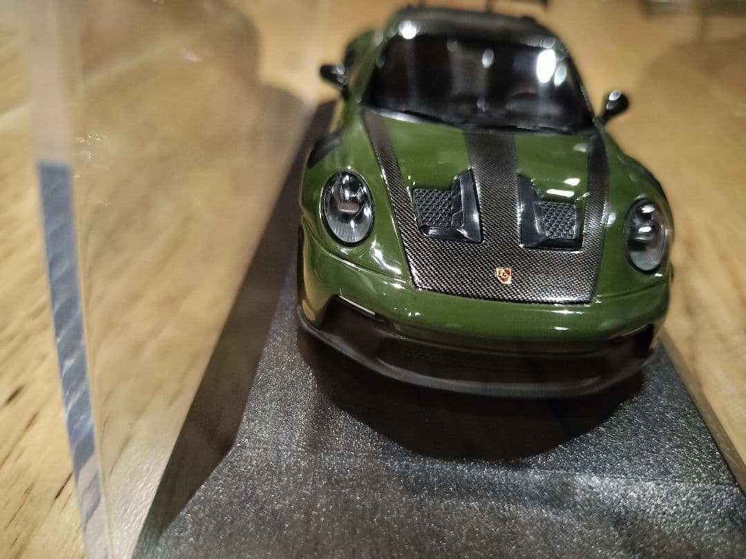 ミニチャンプス ポルシェ 911 GT3RS NATOグリーン