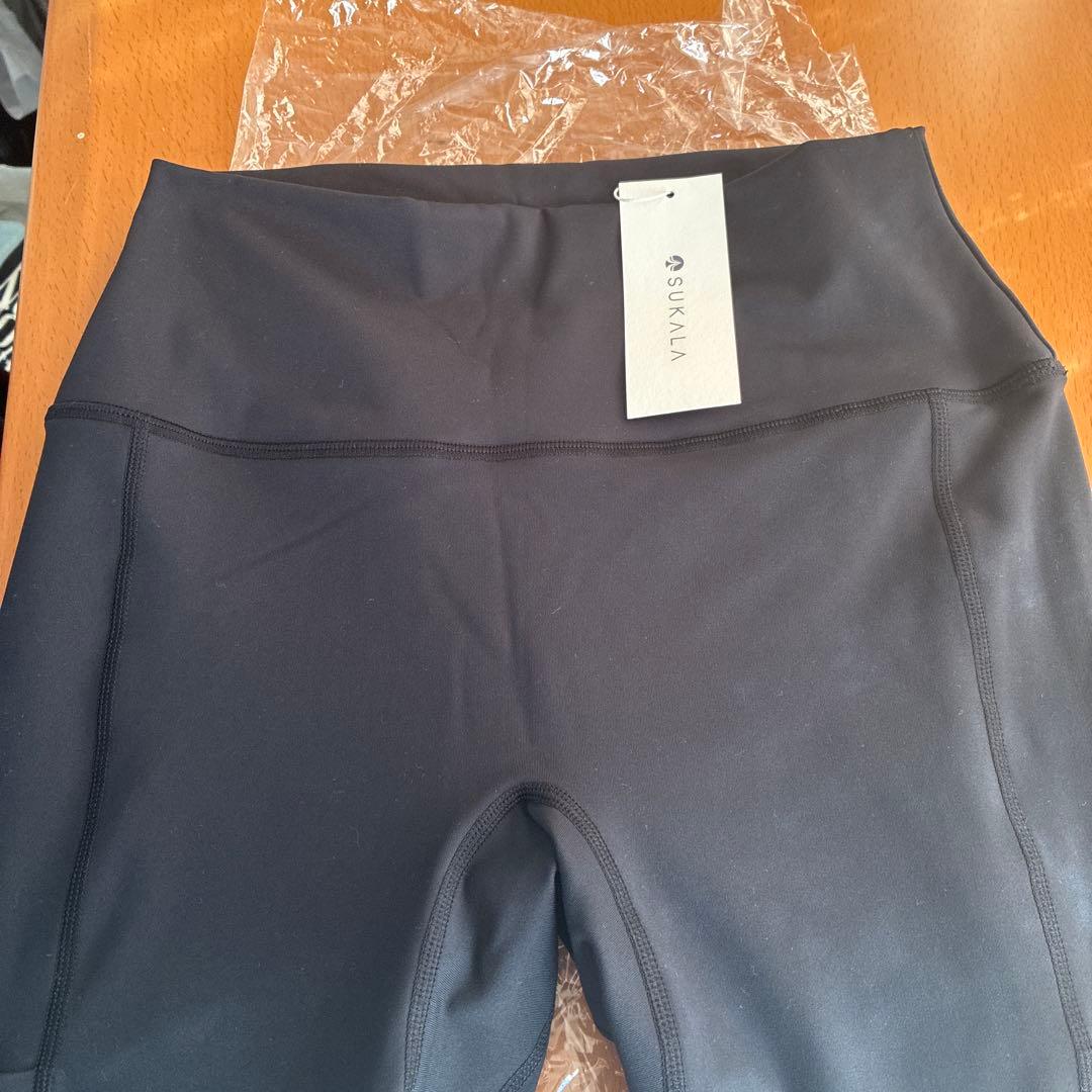 新品未使用 ハイウエスト ヨガパンツ 黒 ポケット付き Mサイズ