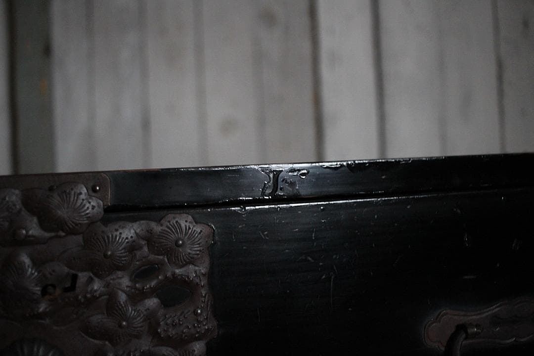 がんちゃん綺麗な打ち出し金具時代庄内箪笥　扉付き　時代箪笥　時代家具