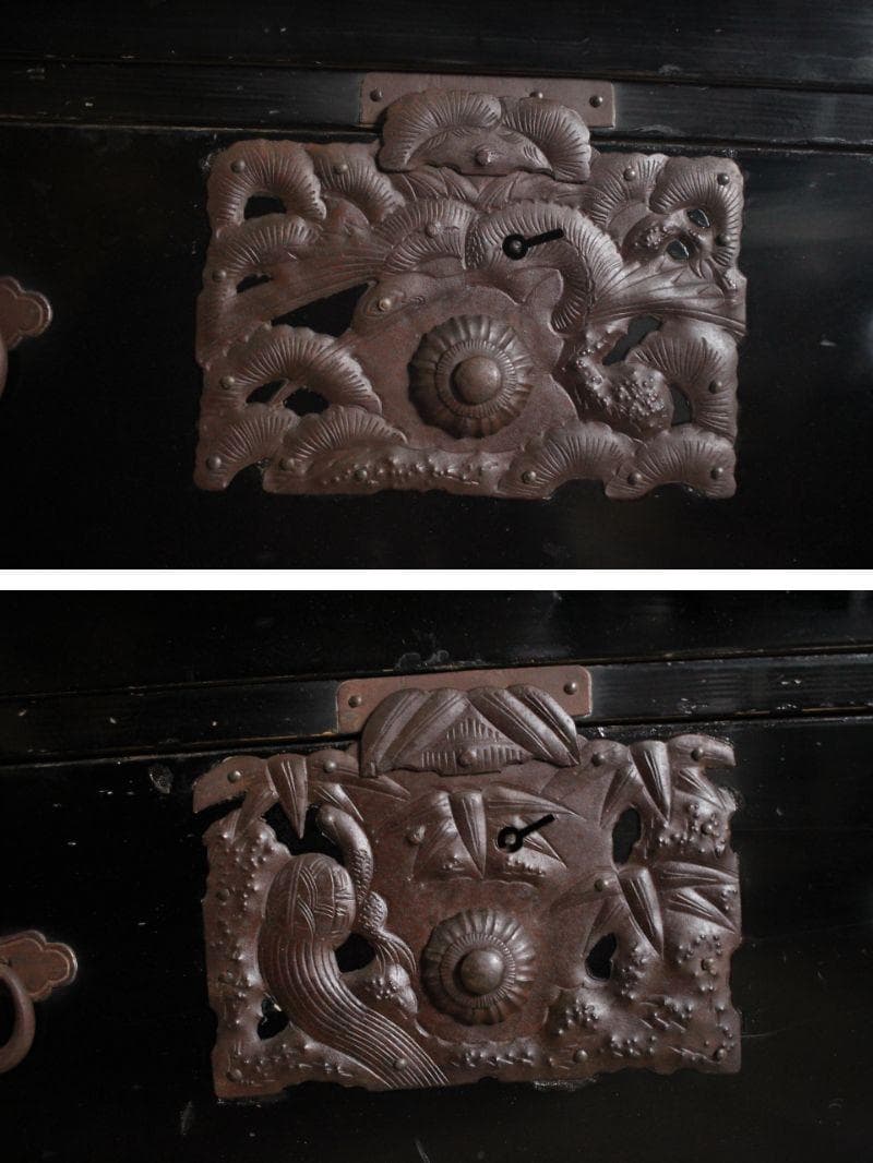 がんちゃん綺麗な打ち出し金具時代庄内箪笥　扉付き　時代箪笥　時代家具