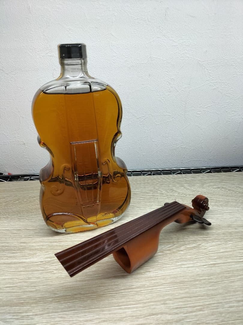 SUNTORY ウイスキー　ローヤル特級　バイオリン型ボトル　古酒