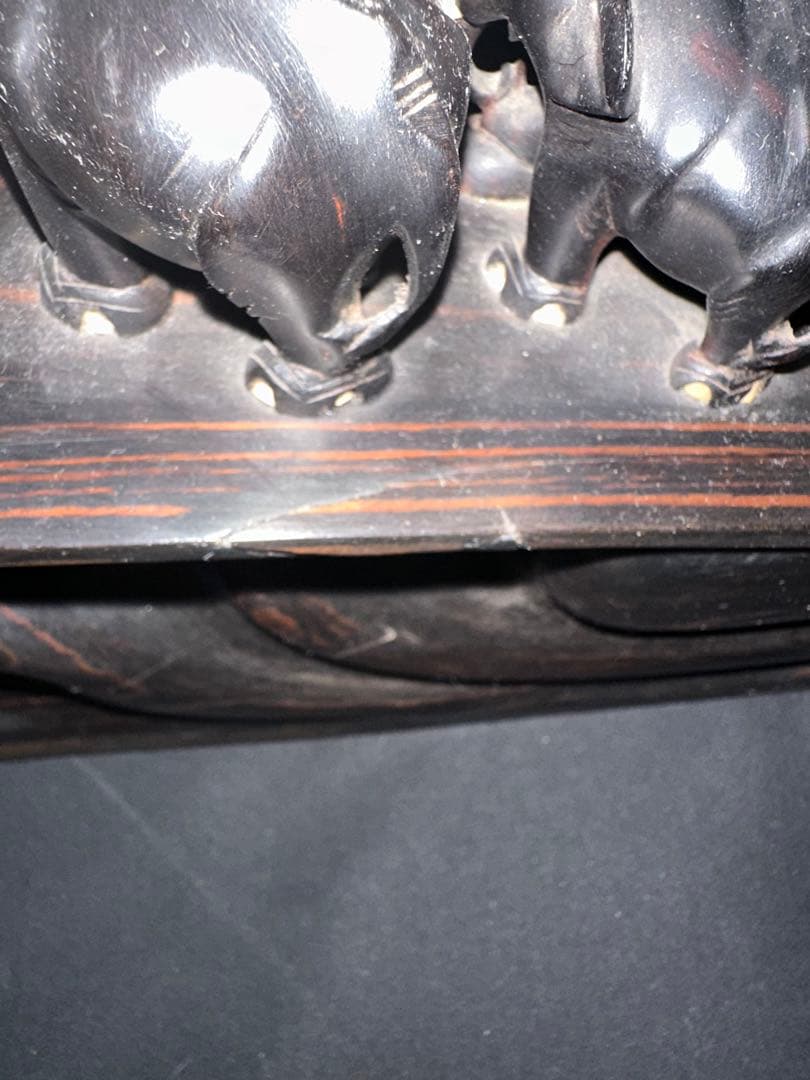 手彫りの象の彫刻 - 高品質エボニー製アート作品（スリランカ製）