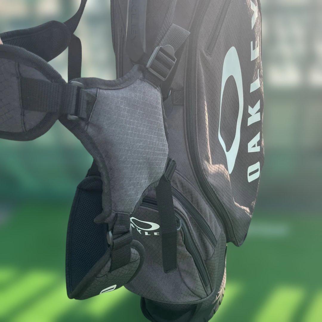 OAKLEY オークリー 9.5型　キャディバッグ　黒　スタンド式　軽量　中古