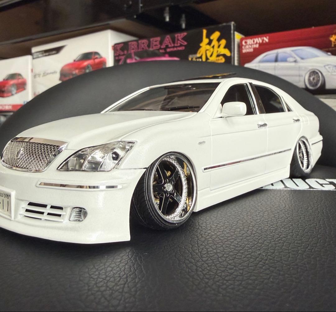 アオシマ モードパルファム GRS182 クラウン