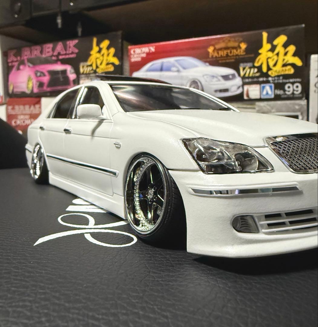 アオシマ モードパルファム GRS182 クラウン