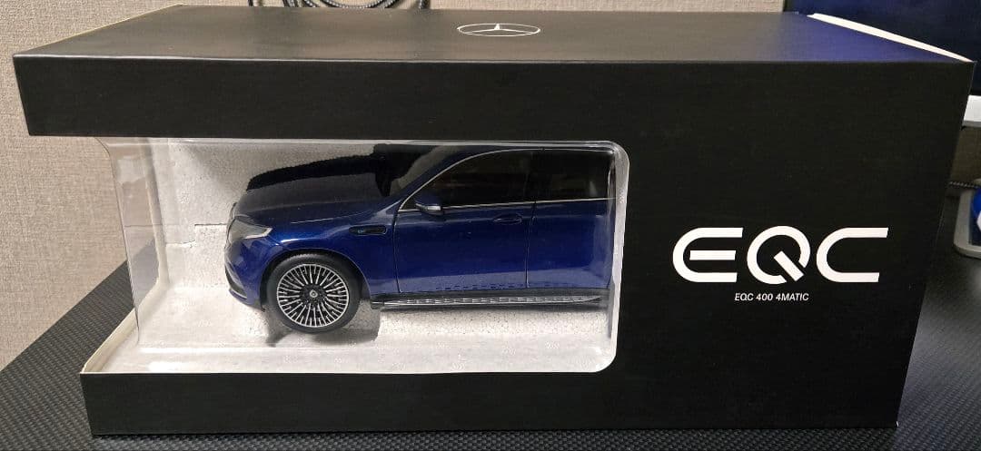 メルセデスベンツ　EQC 400 4MATIC 1/18