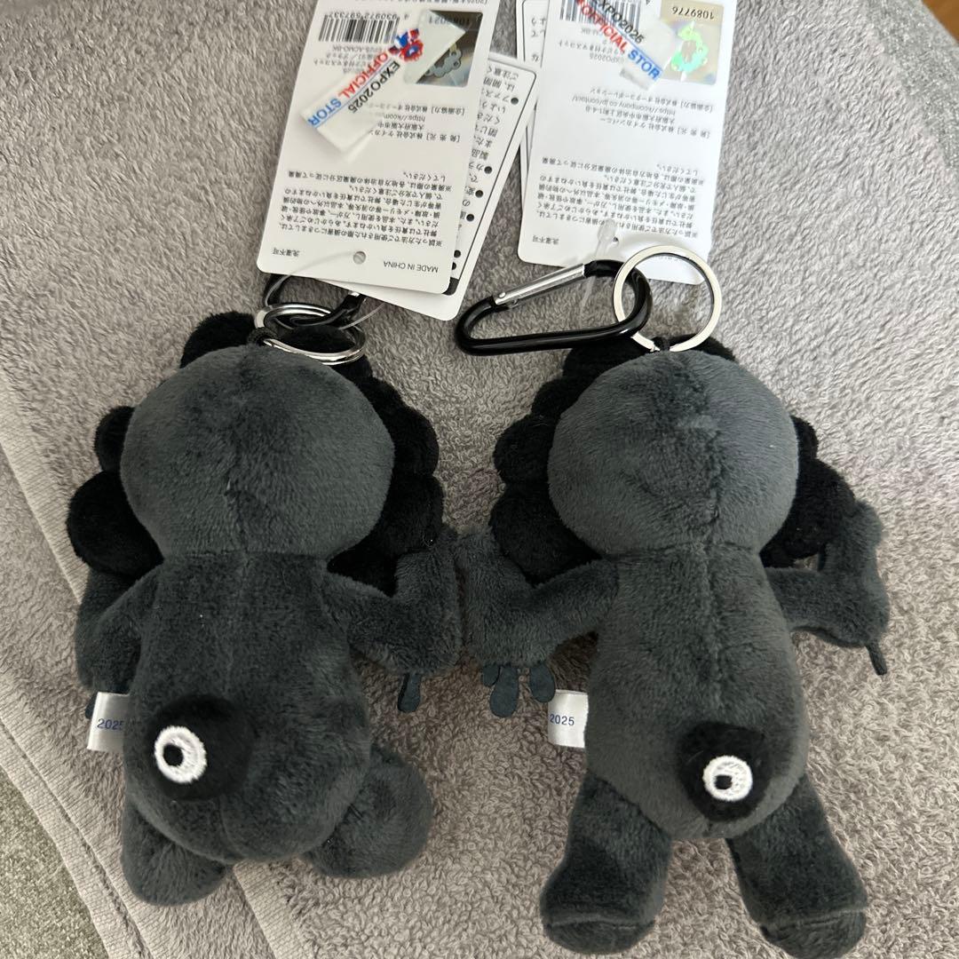 黒ミャクミャク カラビナ付きブラック 立ち&座り 2体セット　値下げ不可