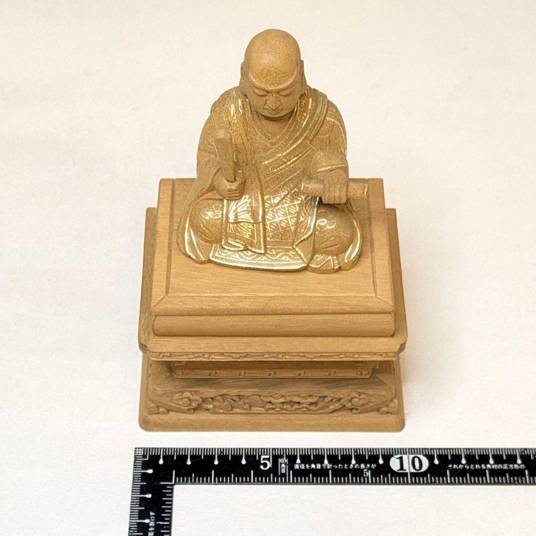 【さらに値下げ・新品】 日蓮聖人　金泥　上彫　総高さ約23.5㎝　楠　日蓮宗