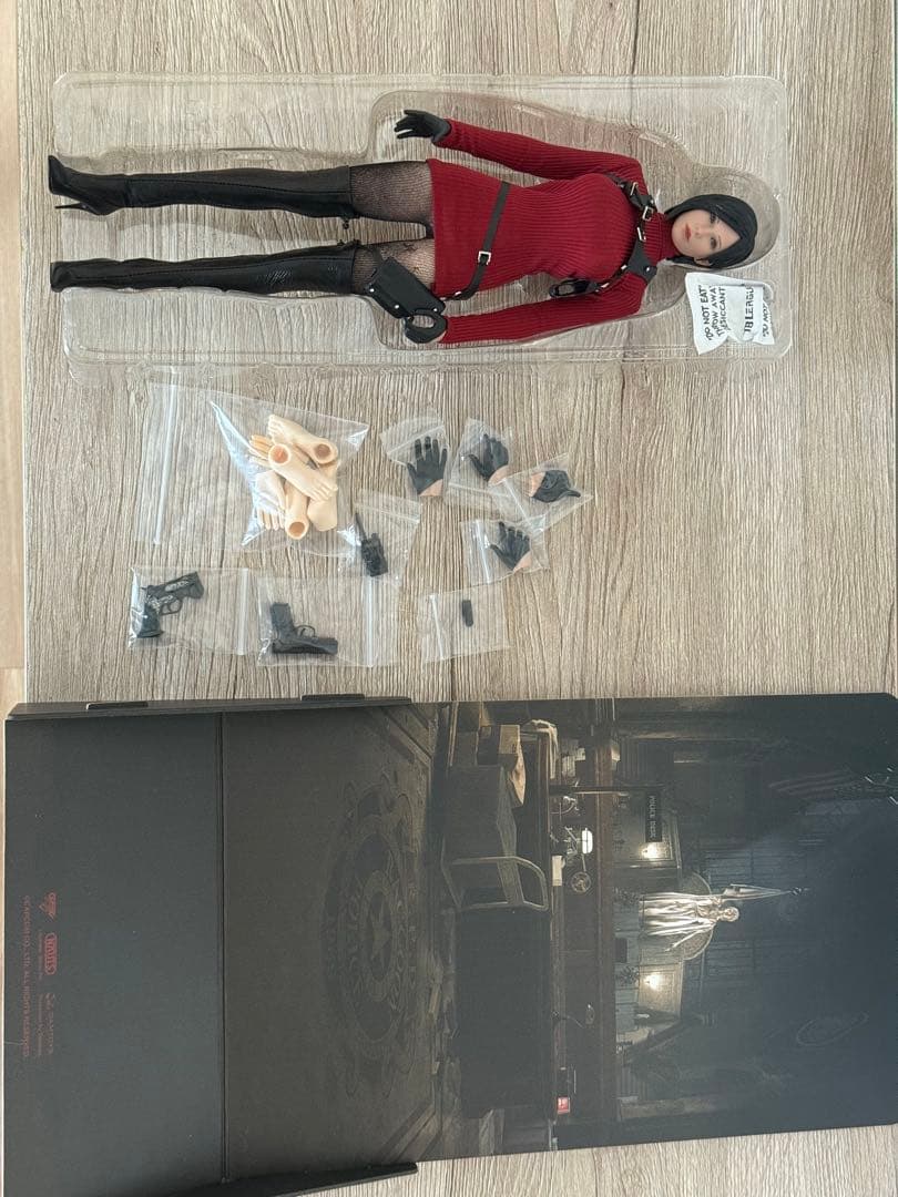 バイオハザード　エイダ・ウォン　可動フィギュア