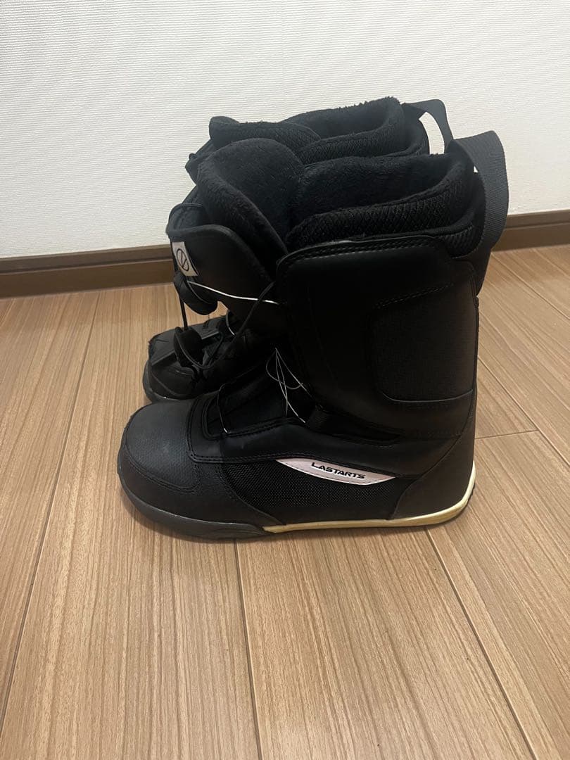 LASTARTS スノーボードブーツ