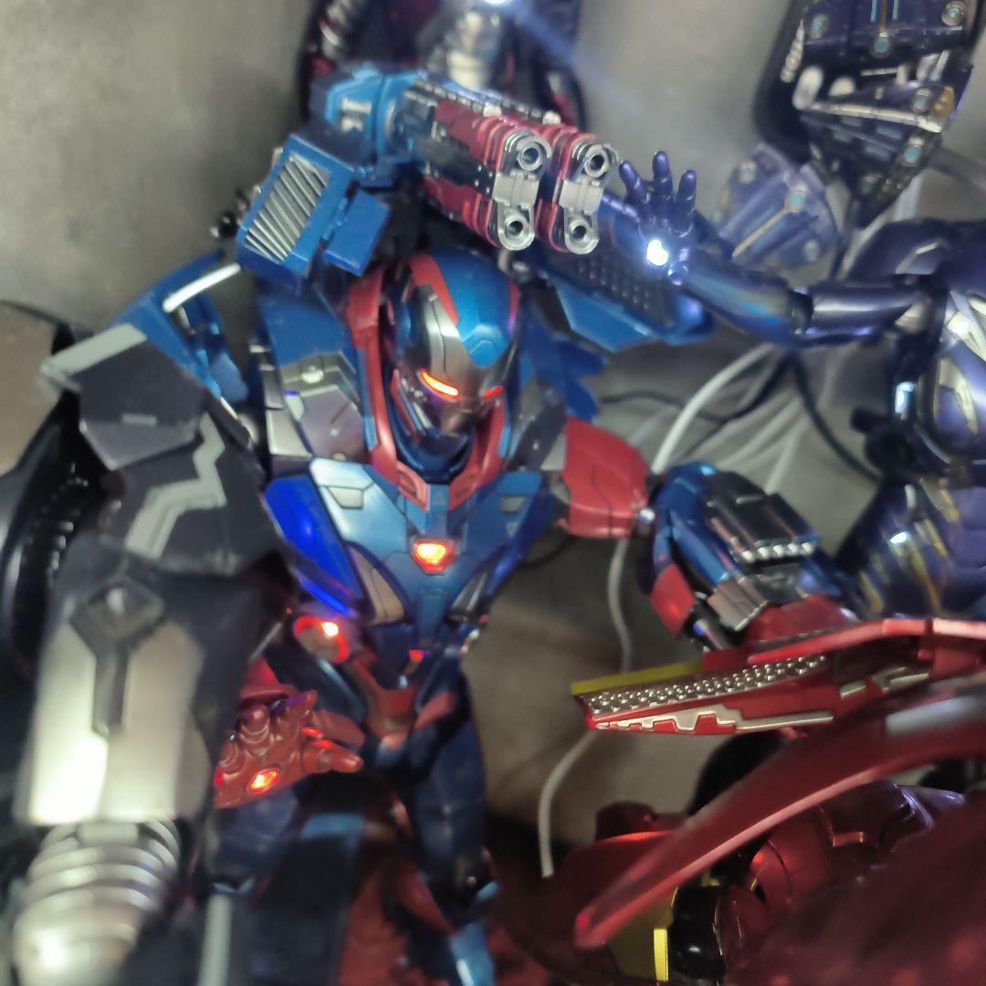 アイアンパトリオット　ホットトイズ カスタマイズ ライティング