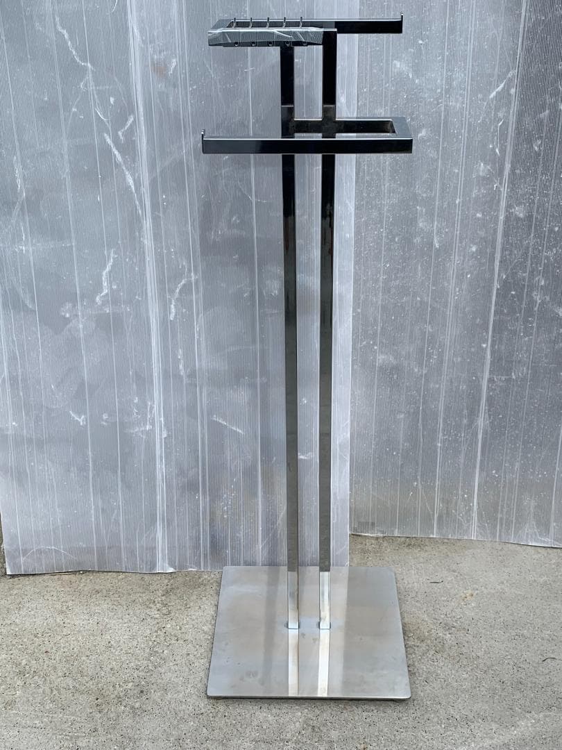 ハンガーラック　ディスプレイ　什器　服　傘　店舗　ショップ