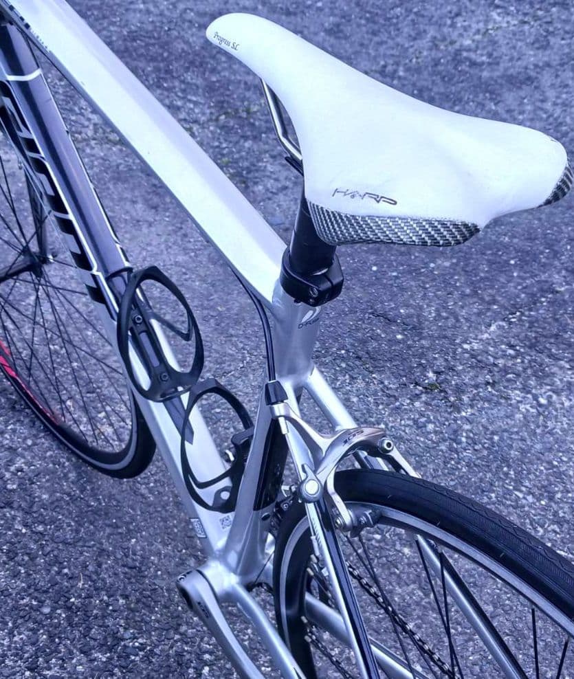 GIANT ロードバイク 11速 105他 送料込 状態良好 値下中