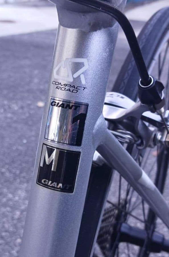 GIANT ロードバイク 11速 105他 送料込 状態良好 値下中