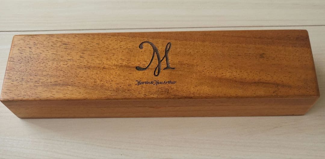 マーティン　マッカーサー　ネックレス　ブローチ