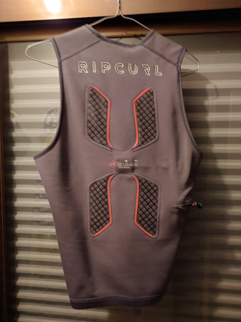 リップカール 冬用 電熱線ベストウエットスーツセット