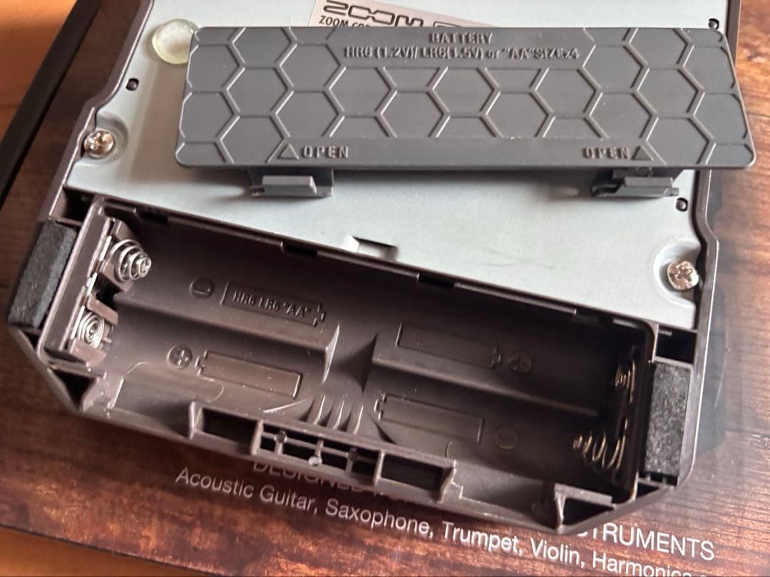 ZOOM A1 FOUR アコースティック楽器用マルチエフェクター