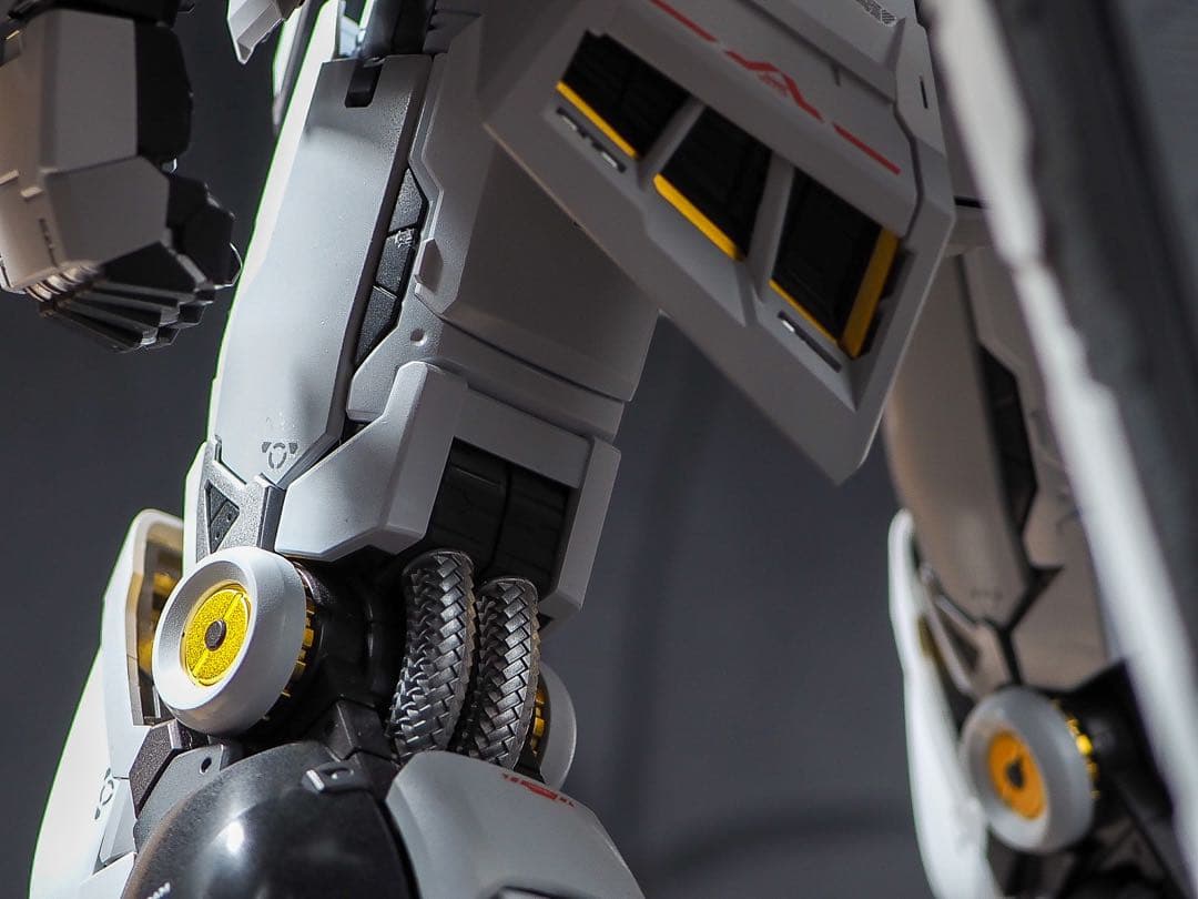 PG UNLEASHED 1/60 νガンダム　全塗装　完成品　uvカット