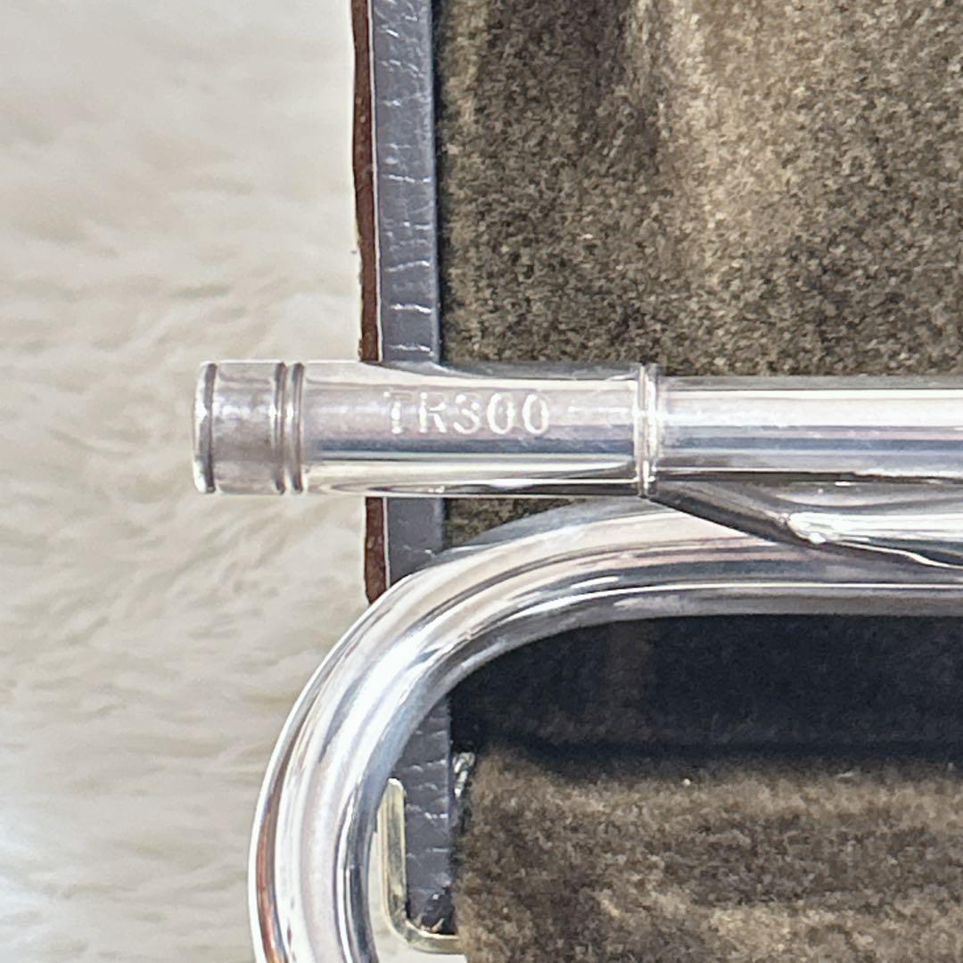Bach バック TR-300 トランペット B♭ マウスピース付き　ケース