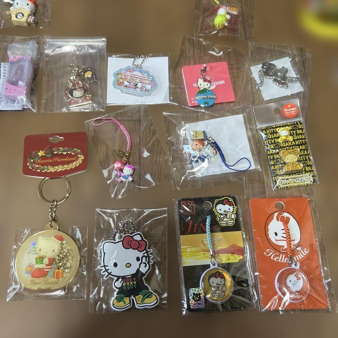 キティ根付けストラップ　❸