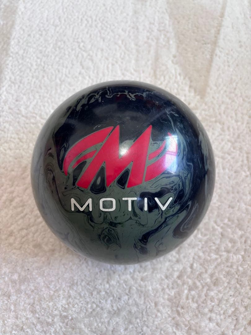 ゆ*ゃ様 MOTIV JACKAL ONYX ボウリングボール　値下げ可能