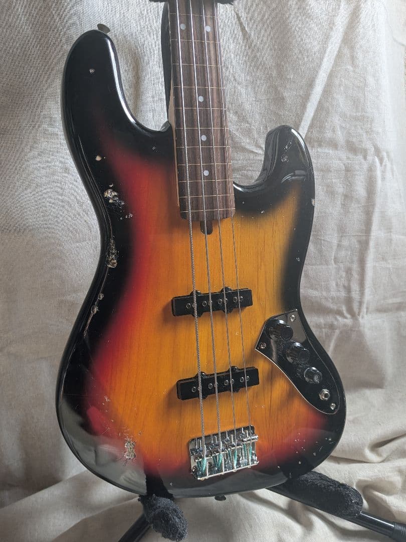 Bacchusフレットレスベース BJB-1R-FL サンバースト