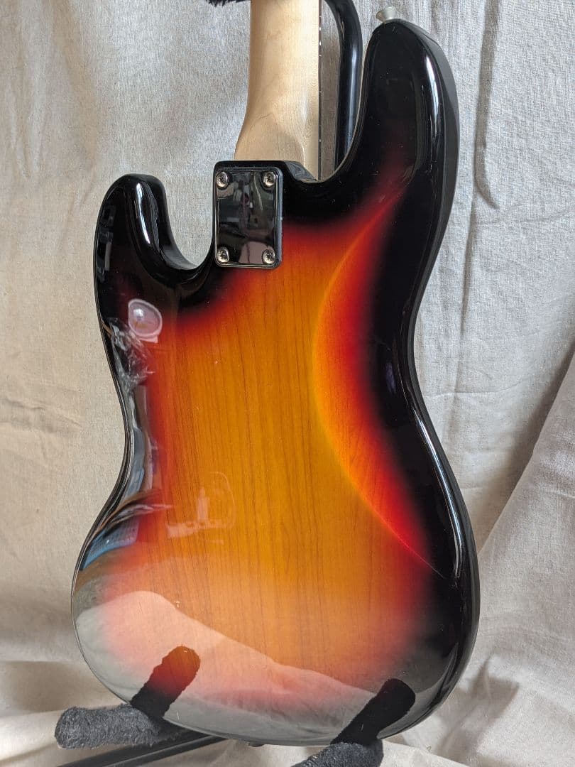 Bacchusフレットレスベース BJB-1R-FL サンバースト