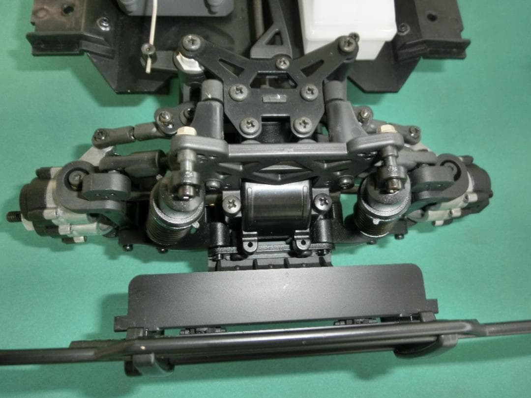 デァゴスティニハマーHUMMER H1 【エンジンRCカー】組み立て完成品