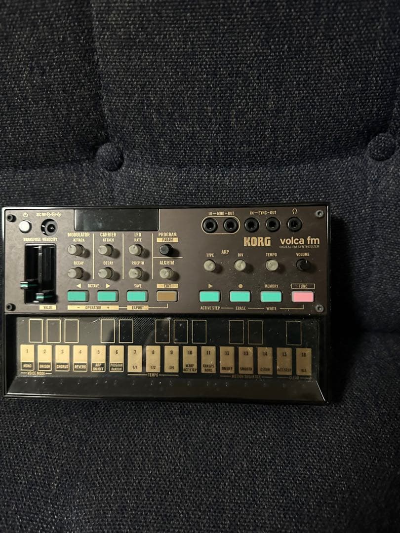 Korg Volca FM2、FM-2、シンセサイザー、シーケンサー