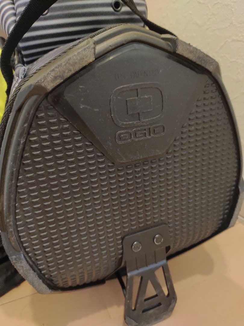 OGIO オジオ　GROM スタンドキャディバッグ　14分割
