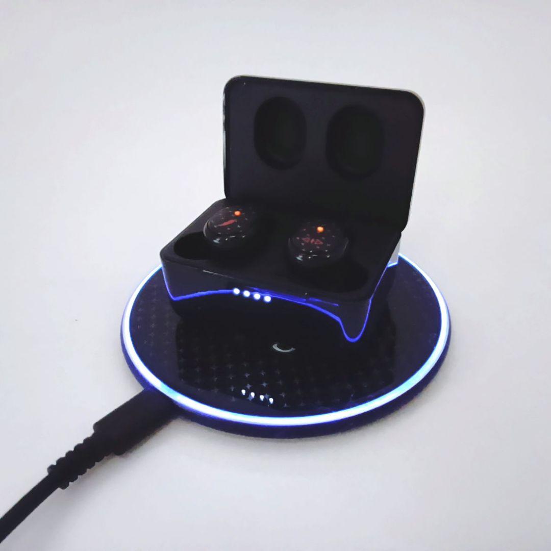 【販売終了品】 三枝明那 ONKYOコラボ ワイヤレスイヤホン 充電器付き