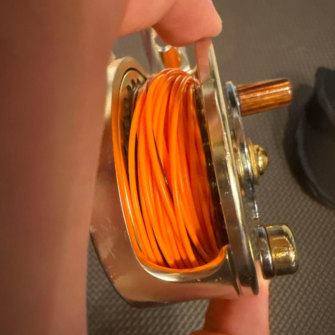 GRAIN フライリール 金色 オレンジライン