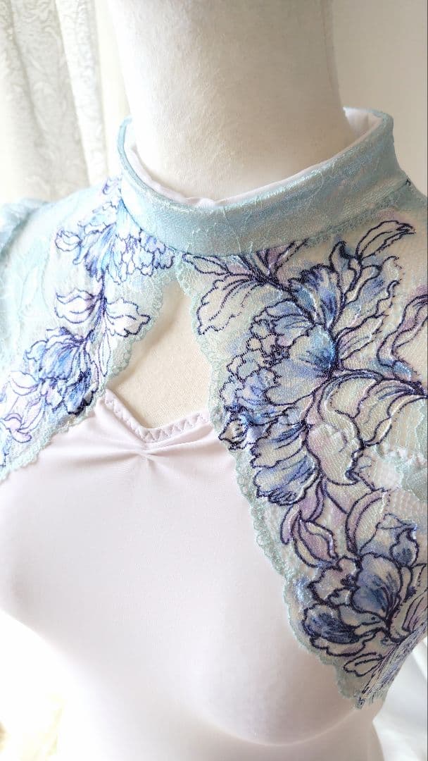 再販)Ｓ～Ｍ／華やかな青い花が浮かび上がるサックスブルーと白娘役ドレスレオタード