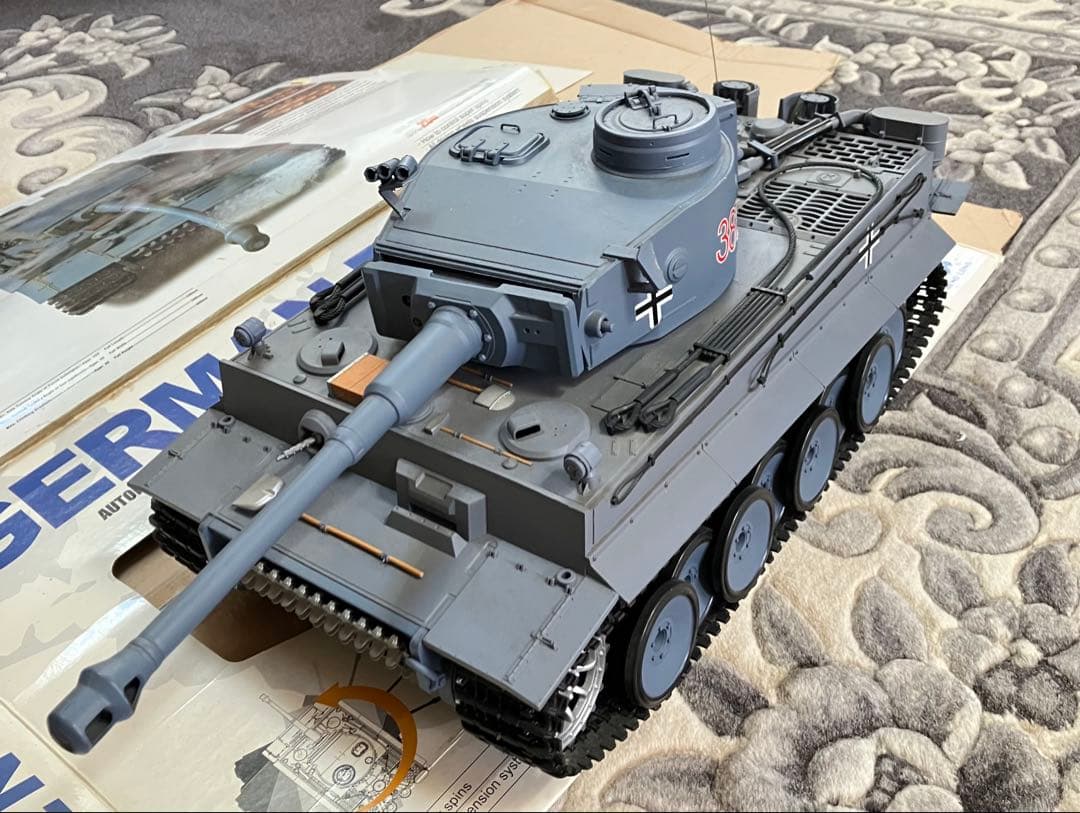 1/16サイズ戦車ラジコン　ジャーマンタイガーI型ヘンロン3818 スモーキング