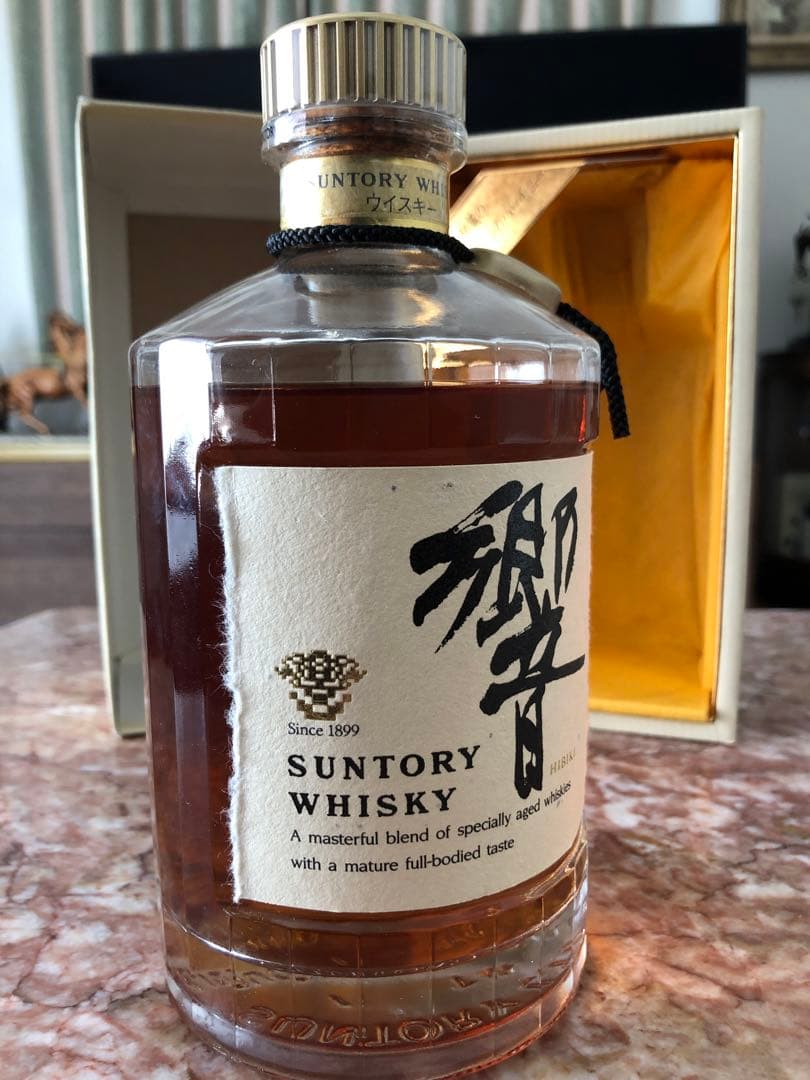 サントリーウイスキー　響17年　旧ボトル　金キャップ➕響17年表記有りの空瓶