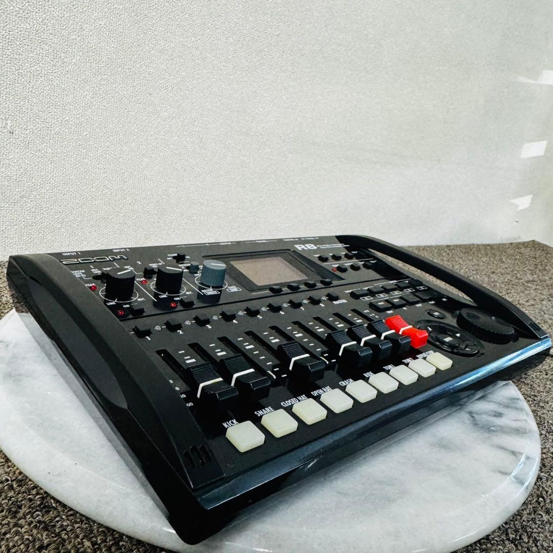 D1早い者勝ち！ZOOM R8マルチトラックレコーダー 8トラック同時再生✨