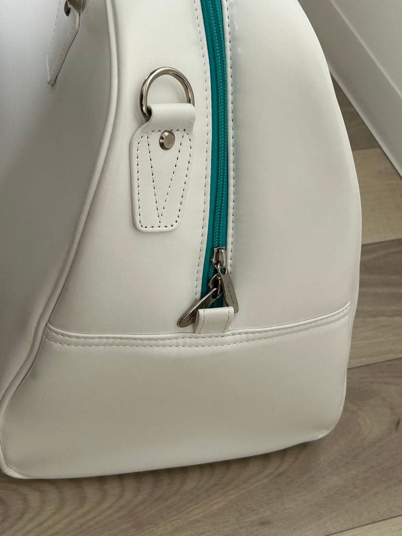 【❣️セール❣️】テーラーメイド　ゴルフ　ボストンバッグ（シューズ収納付）白