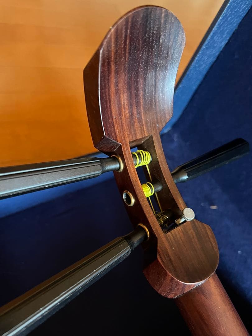 三味線本体、ハードケース、先べっ甲撥