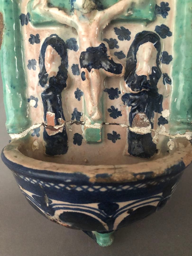 スペイン骨董　アンティーク壁掛け陶器　聖水盤