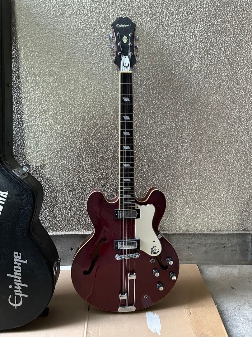 Epiphone Riviera セミアコースティックエレキギター　ハードケース
